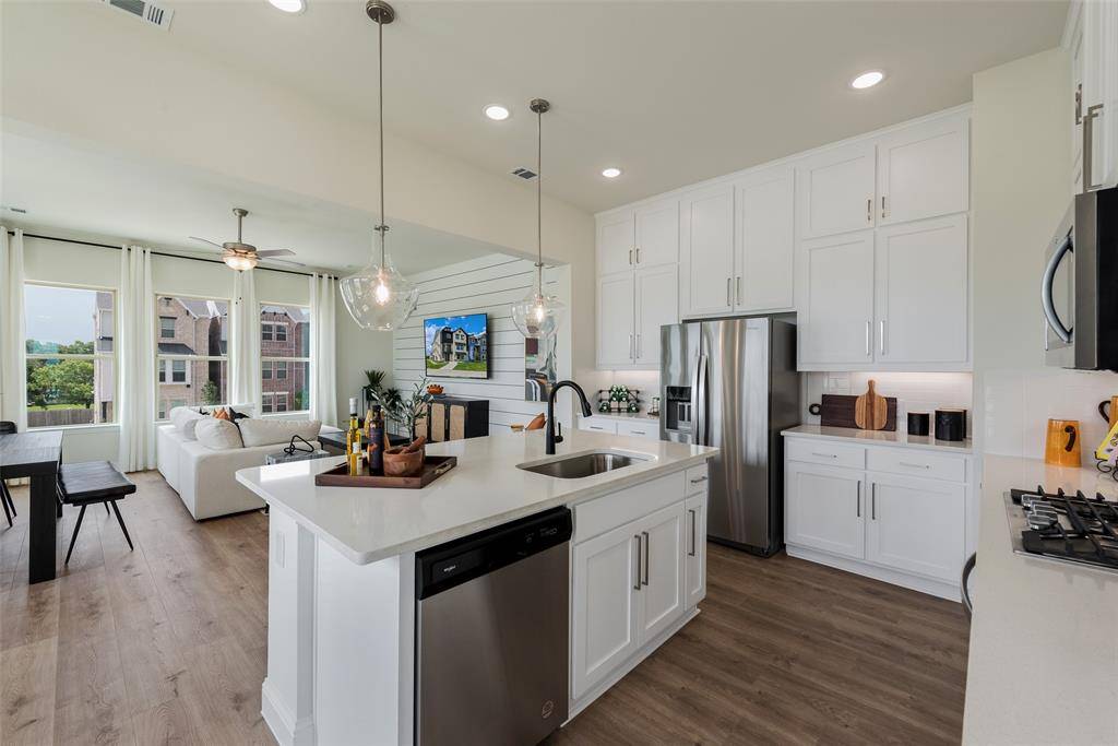 2233 Fort Bliss Street, Mesquite, TX 75149