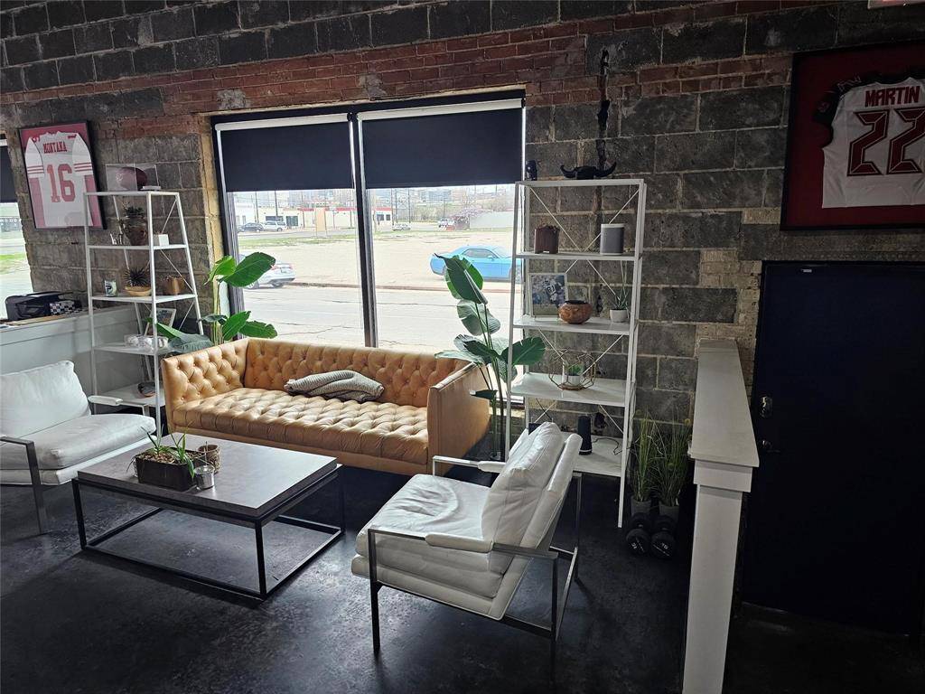 163 Pittsburg Street #Suite B, Dallas, TX 75207