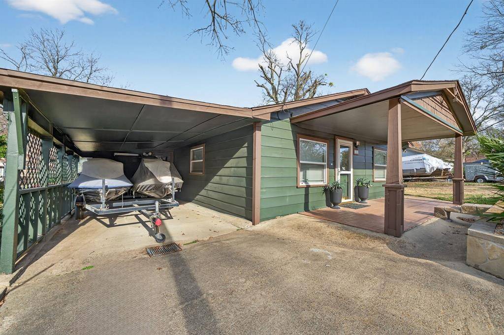 208 Harbor Drive, Gun Barrel City, TX 75156