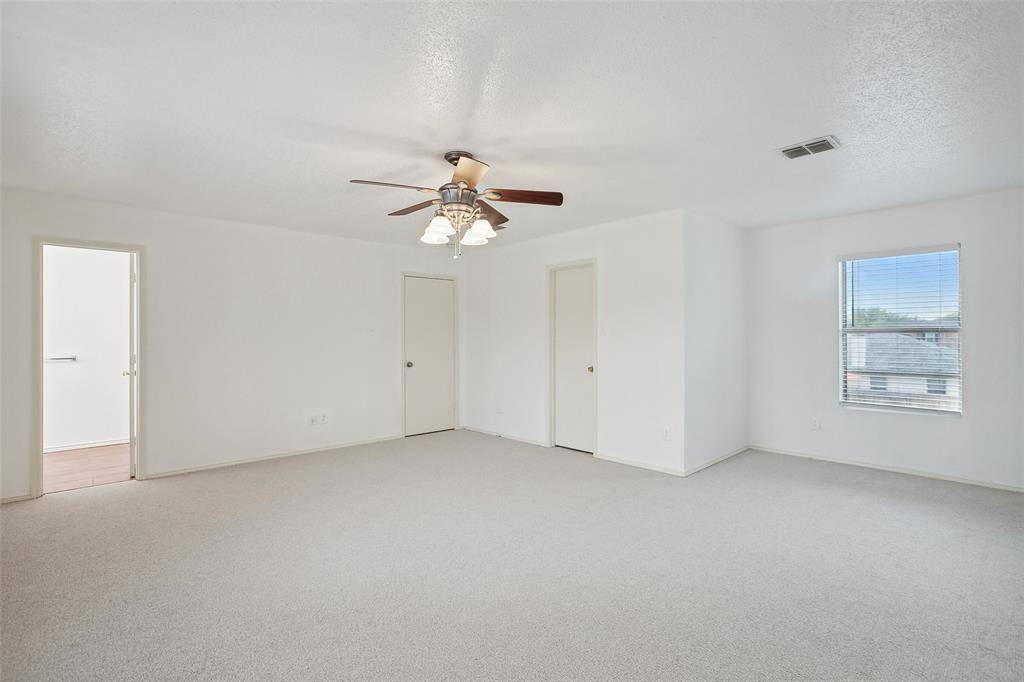 245 Queen Annes Drive, Burleson, TX 76028