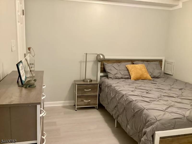 15 High Mountain Rd, Oakland Boro, NJ 07436