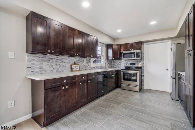 27 Harper Ln, Willingboro Twp., NJ 08046