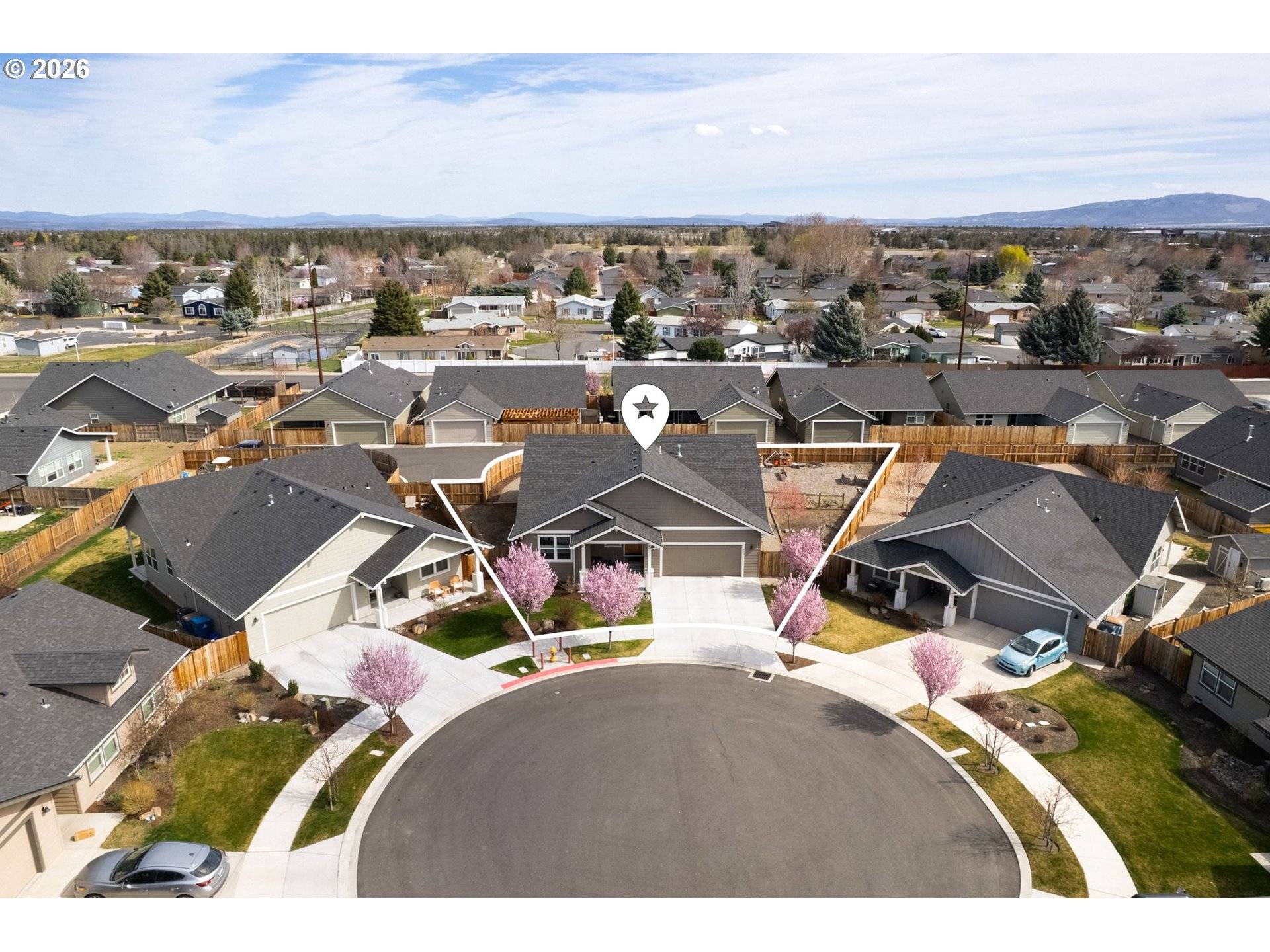 450 NE OAK CT, Redmond, OR 97756