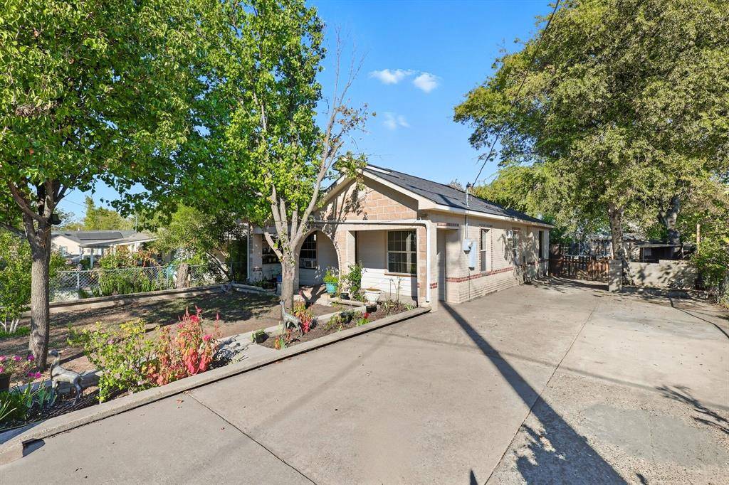 3604 Waters Street, Lancaster, TX 75134