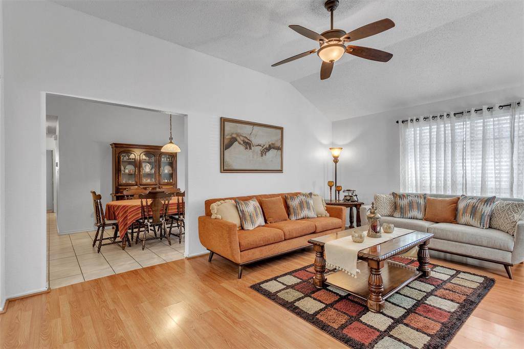 10419 Blackjack Oaks Drive, Dallas, TX 75227