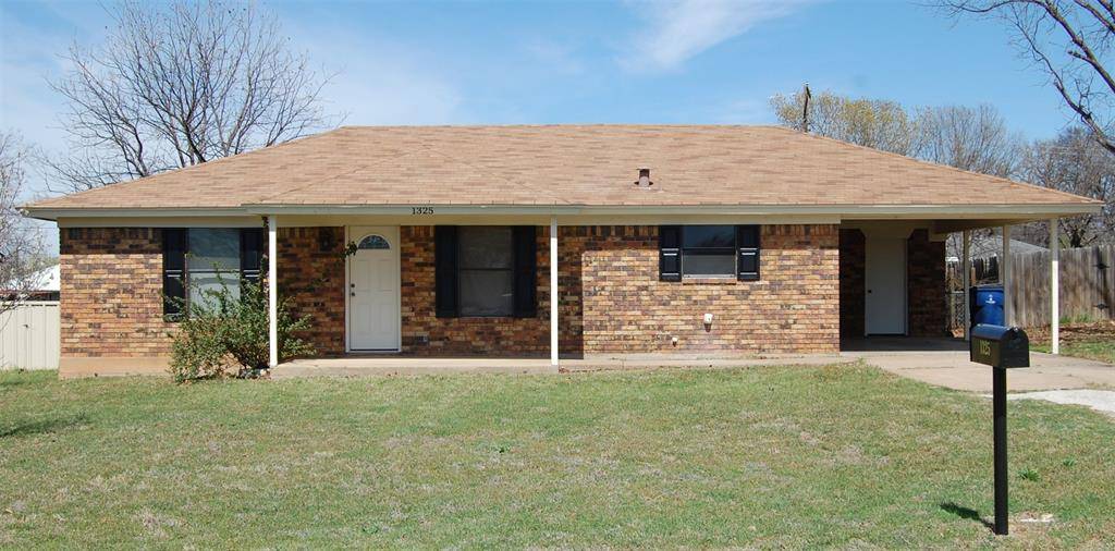 1325 2nd Street, Graham, TX 76450