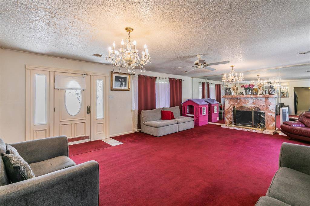 6207 Lyndon B Johnson Freeway, Dallas, TX 75240