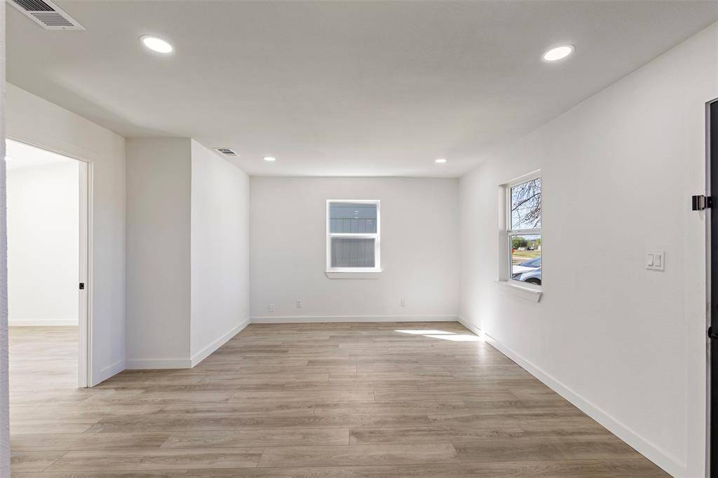 912 Wilkinson Drive, Mesquite, TX 75149