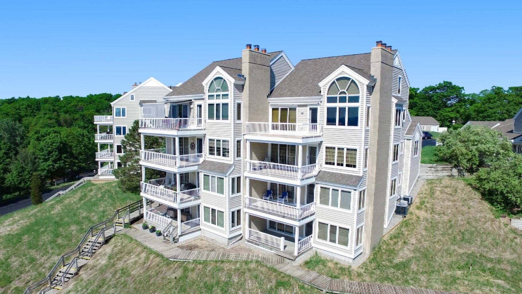 736 Spyglass HL #27, Park Twp, MI 49424