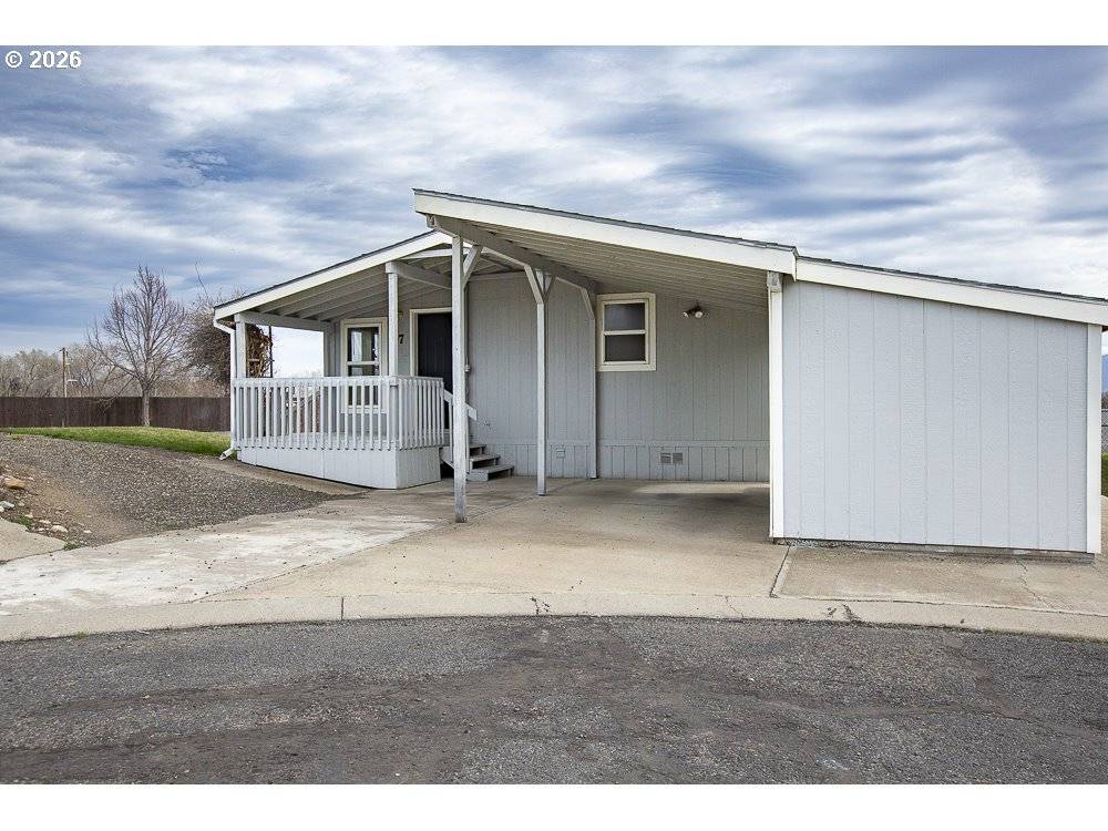 313 12TH ST, La Grande, OR 97850