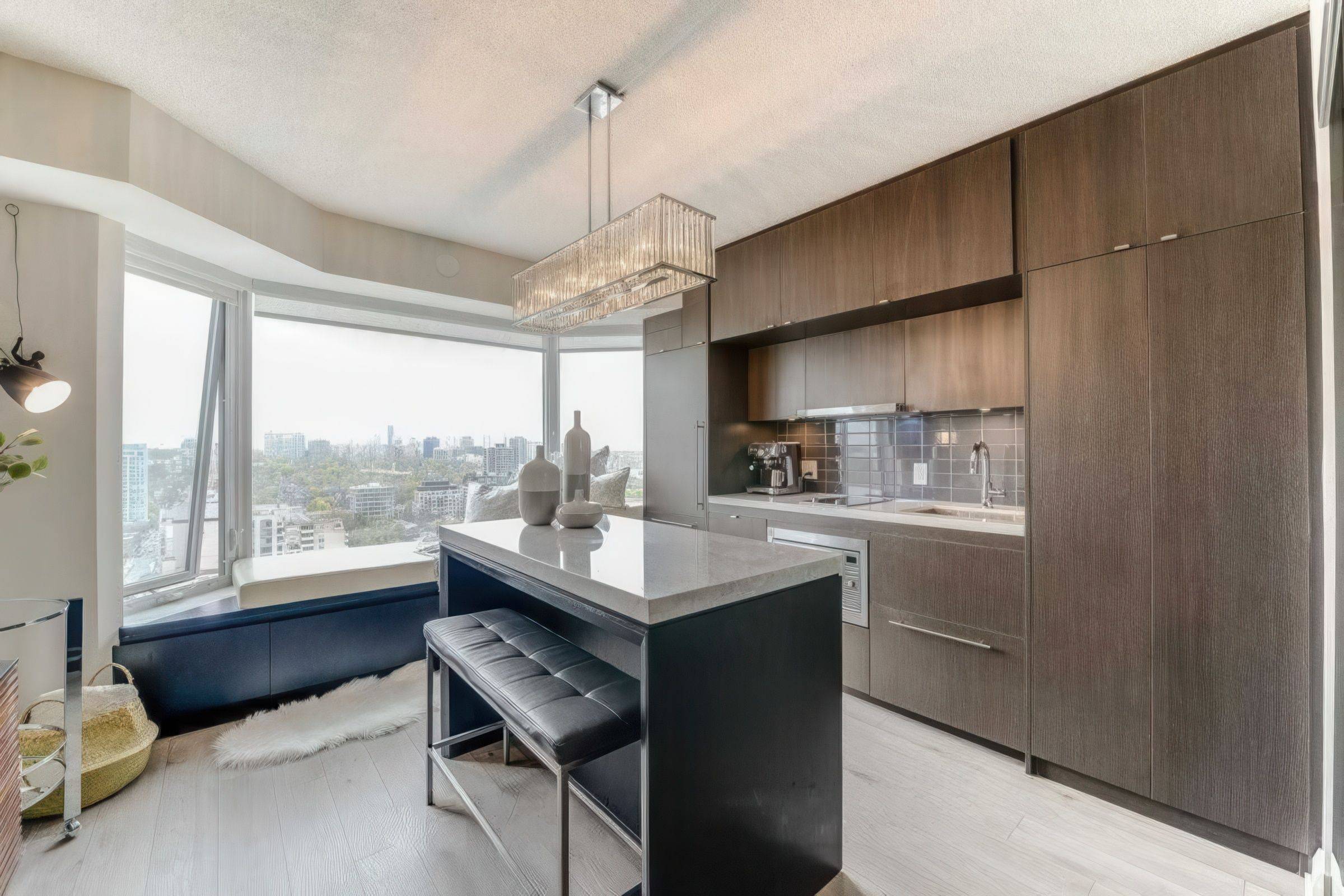 155 Yorkville AVE #2420, Toronto C02, ON M5R 0B4