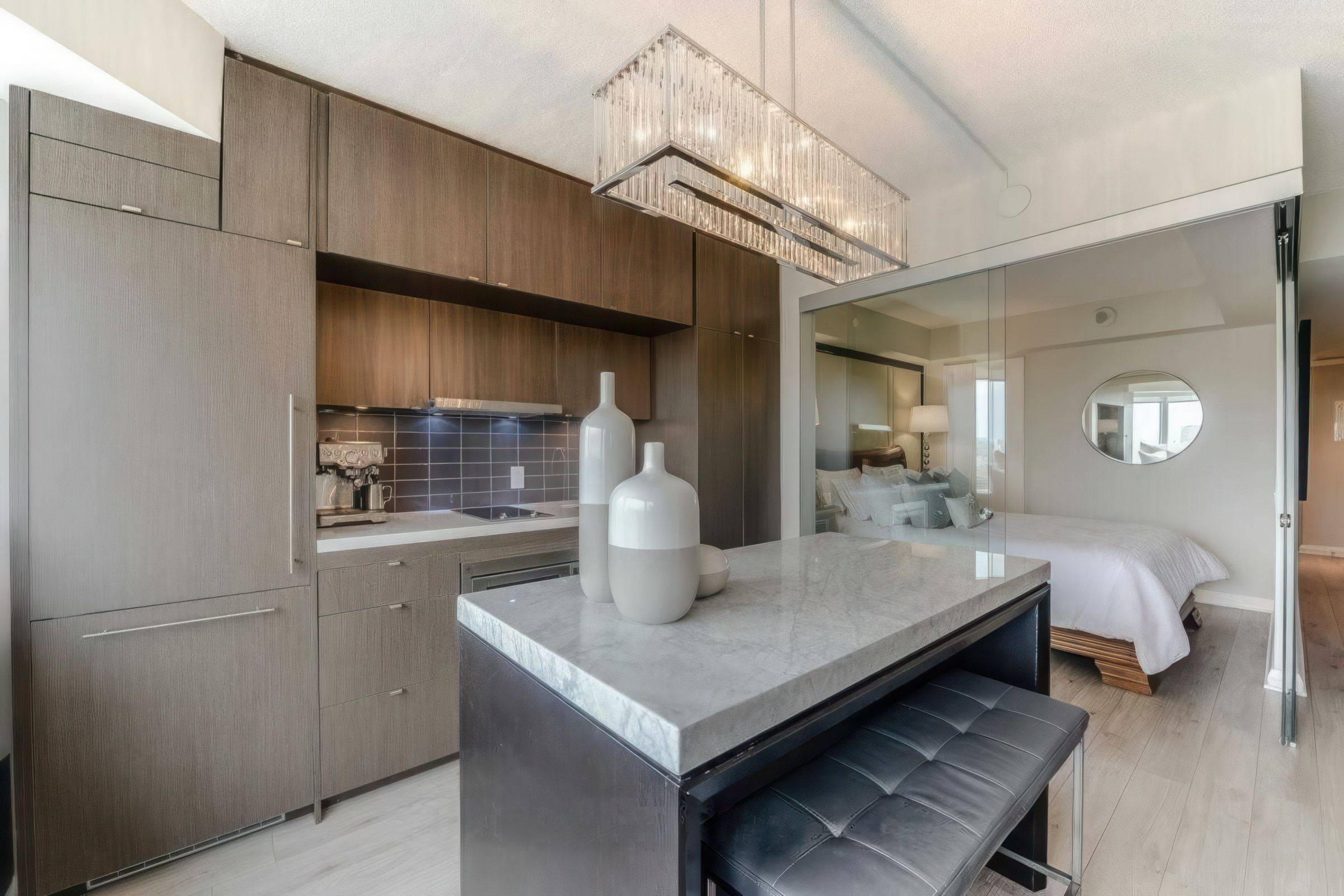 155 Yorkville AVE #2420, Toronto C02, ON M5R 0B4