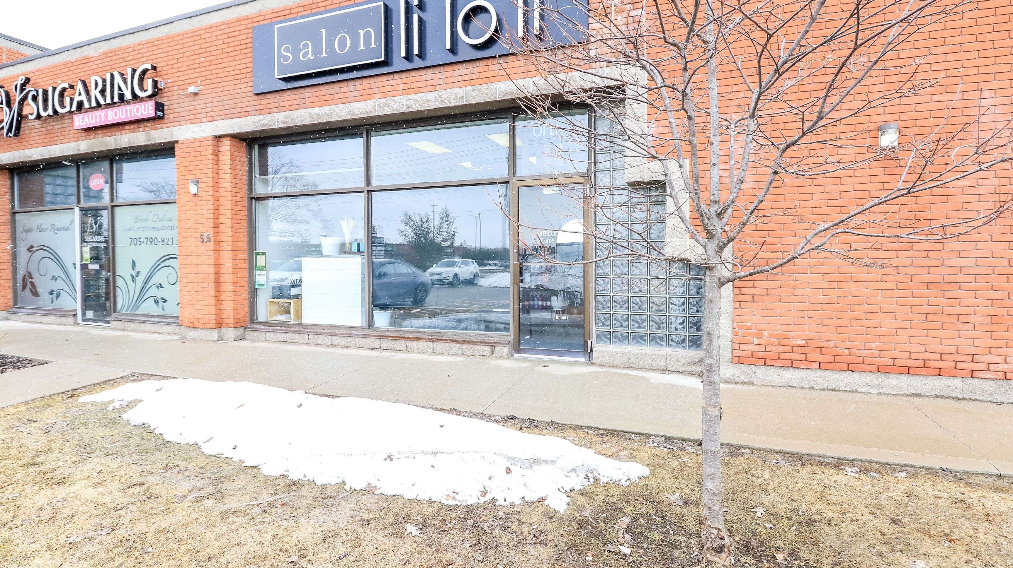 34 Cedar Pointe DR #515, Barrie, ON L4N 5R7