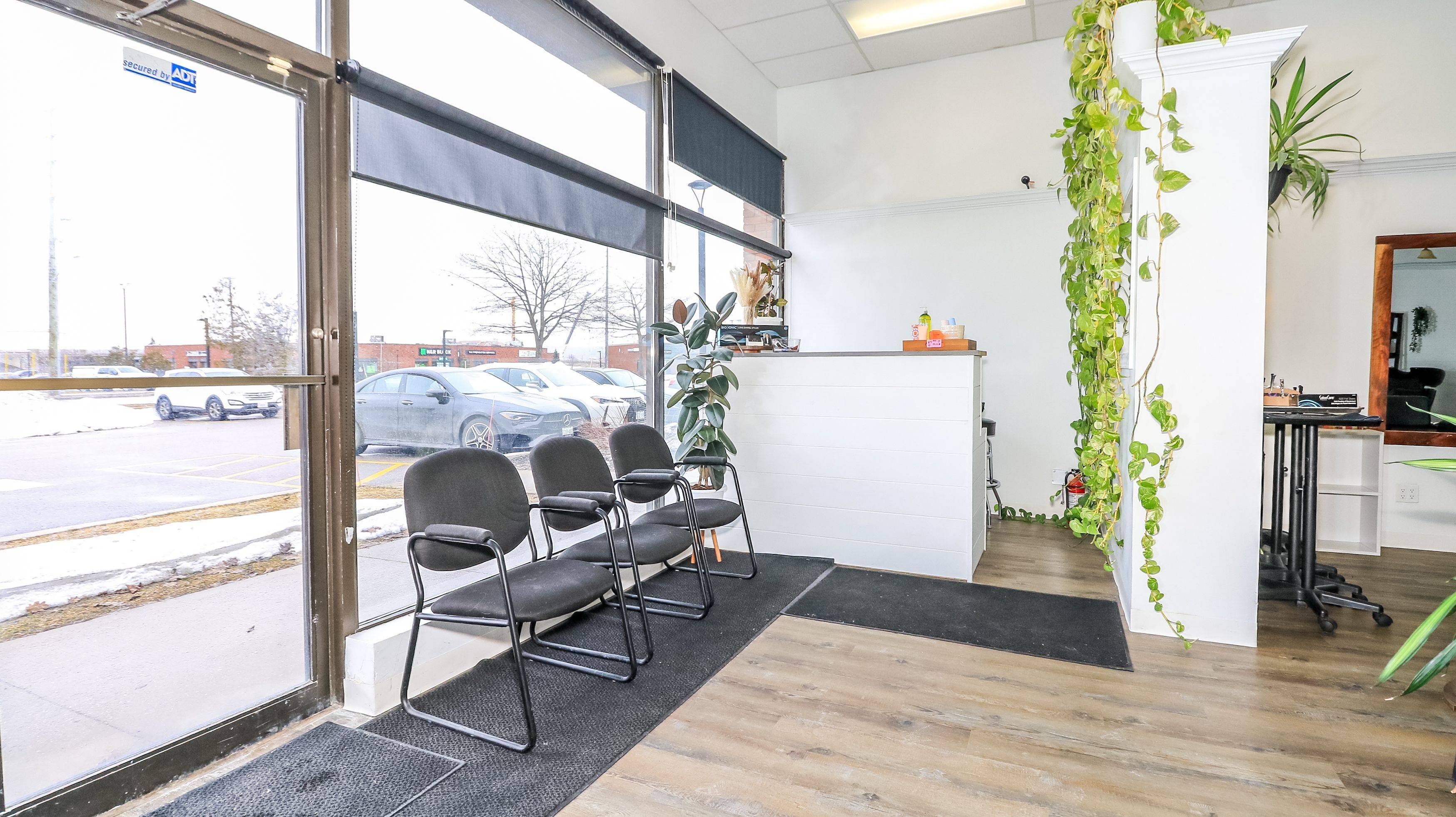 34 Cedar Pointe DR #515, Barrie, ON L4N 5R7