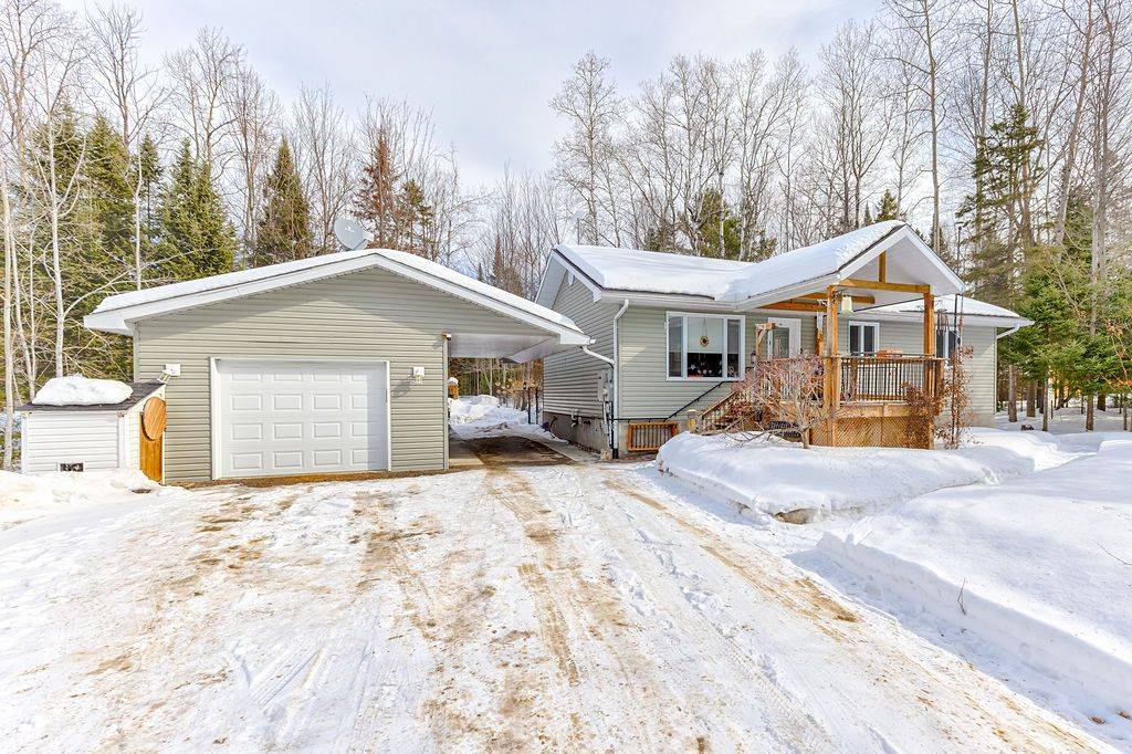 1576 Garden Of Eden RD, Horton, ON K7V 3Z8