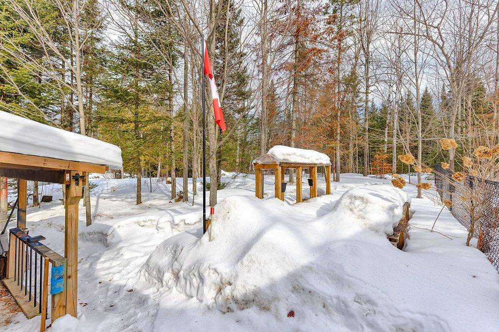 1576 Garden Of Eden RD, Horton, ON K7V 3Z8