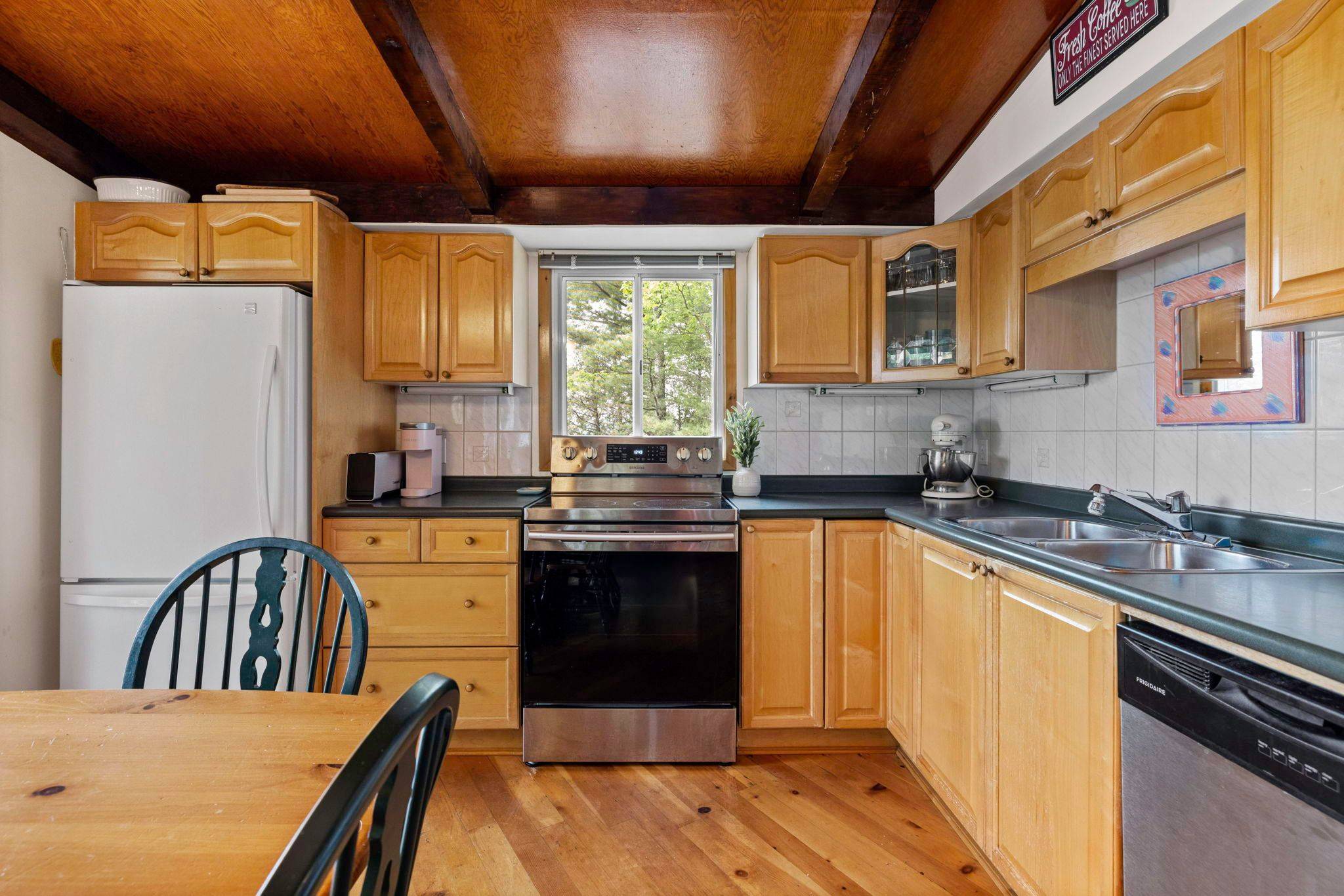 4 Mallard LN, Lake Of Bays, ON P0B 1A0