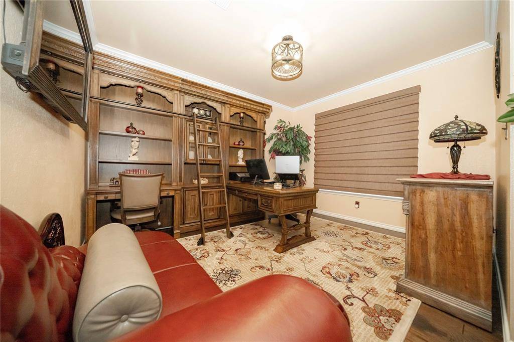 4821 Gloucester Drive, Grand Prairie, TX 75052