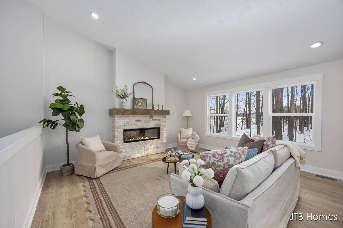 5964 Claymont CT SE, Caledonia Twp, MI 49316