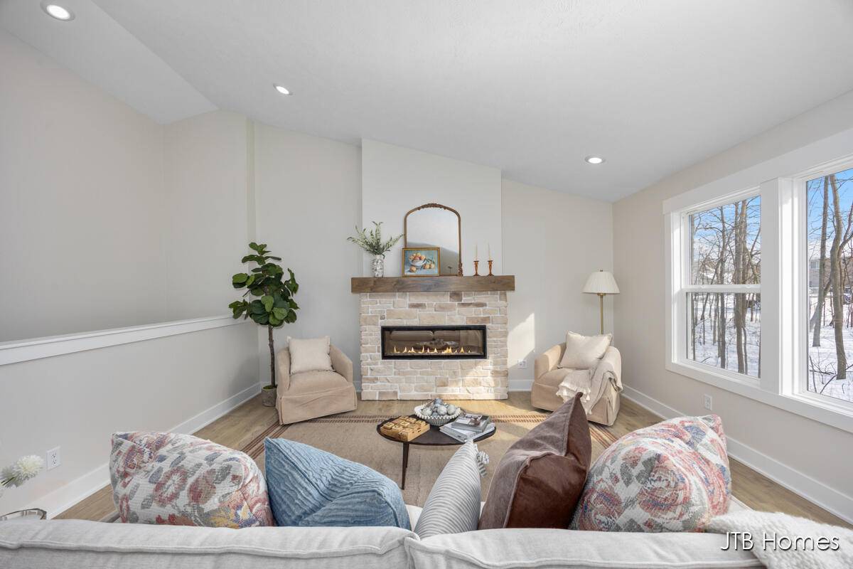 5964 Claymont CT SE, Caledonia Twp, MI 49316