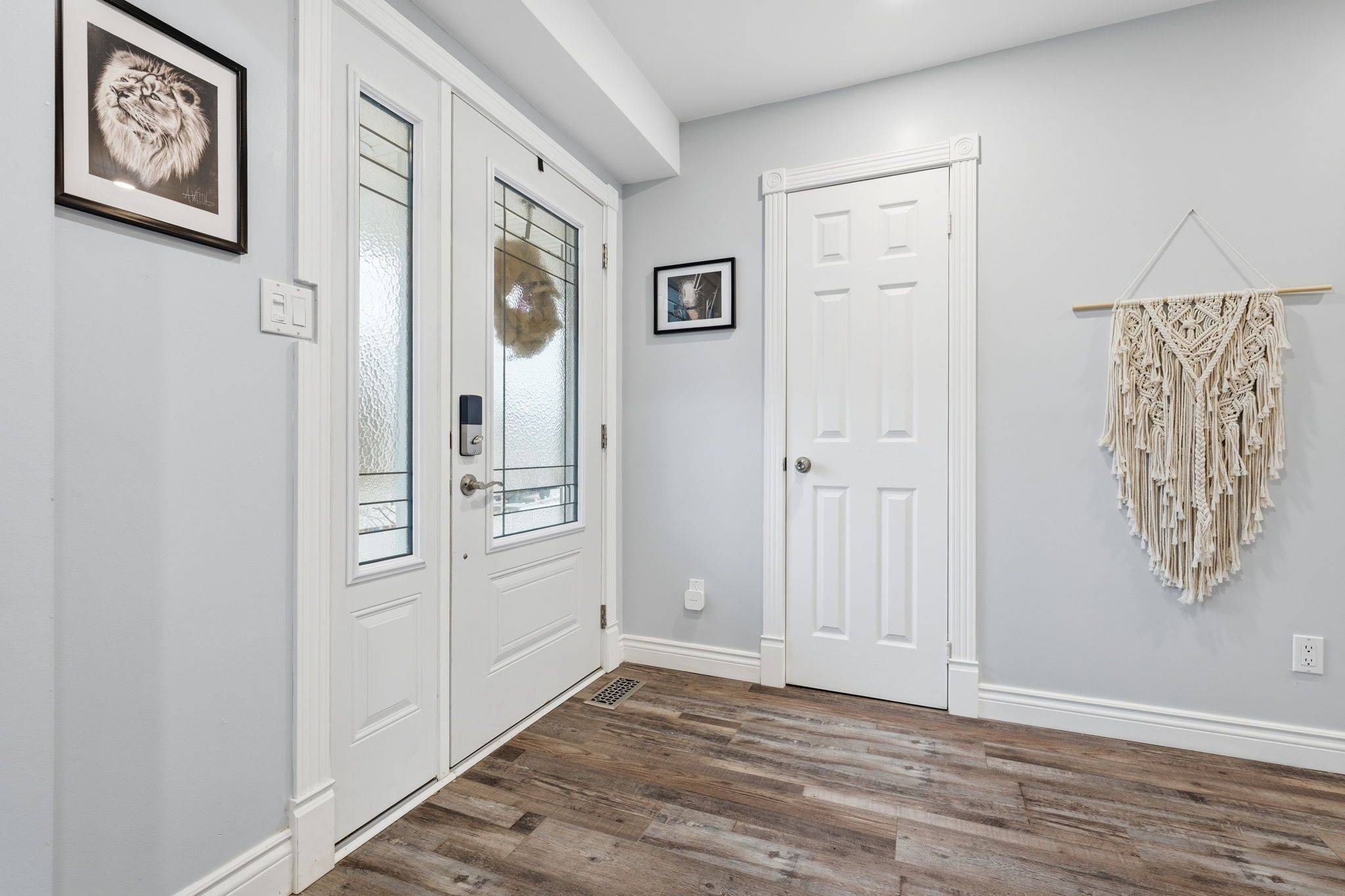 44 St John ST, Amaranth, ON L9W 5Z8