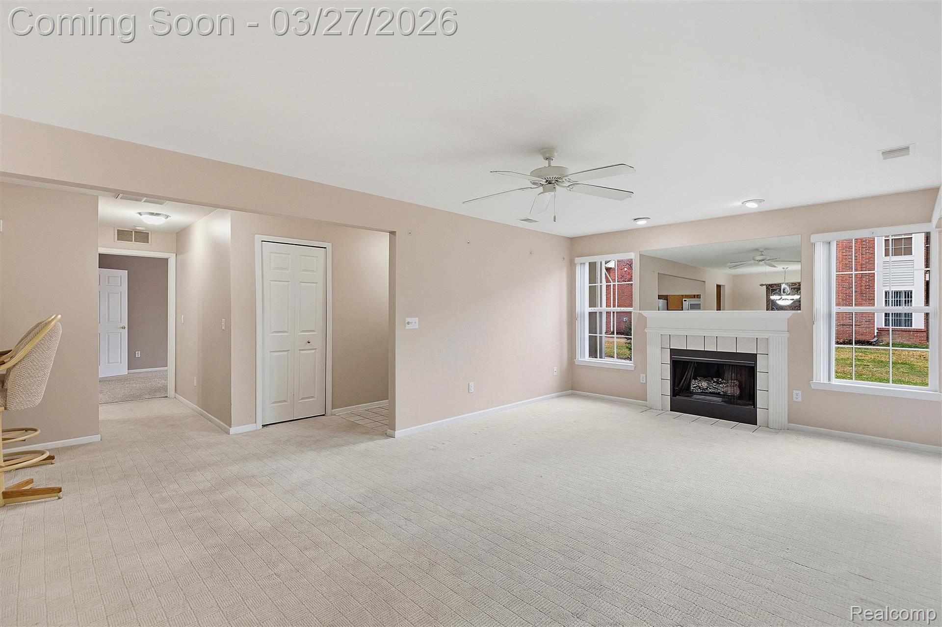 43427 Claremont DR E, Clinton Charter Township, MI 48038