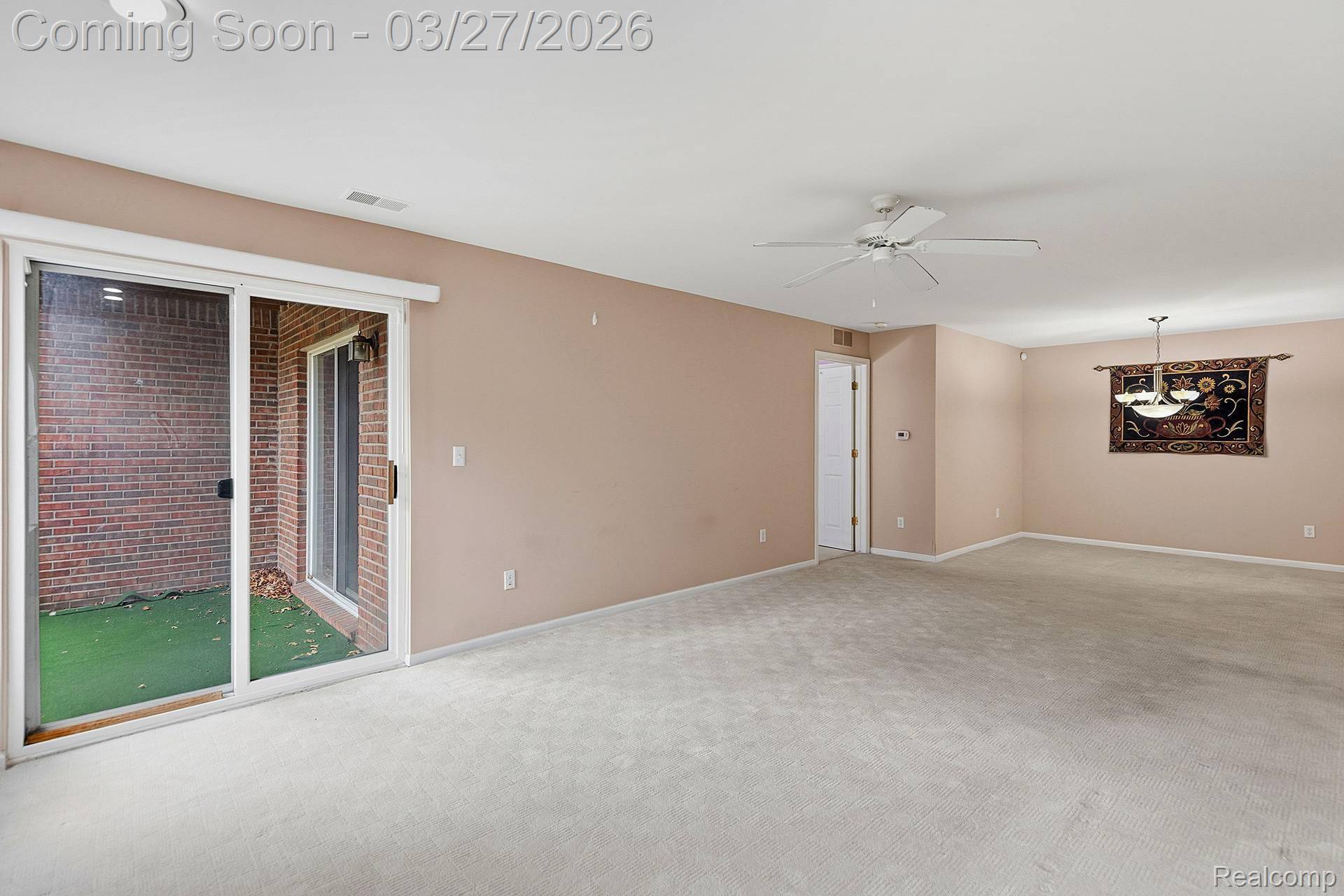 43427 Claremont DR E, Clinton Charter Township, MI 48038