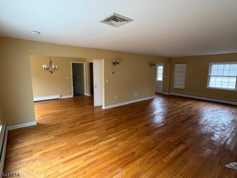 558 Westbrook Rd, Ringwood Boro, NJ 07456