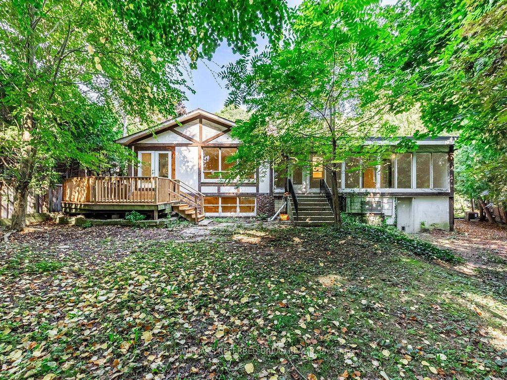 15 York Valley CRES, Toronto C12, ON M2P 1A8