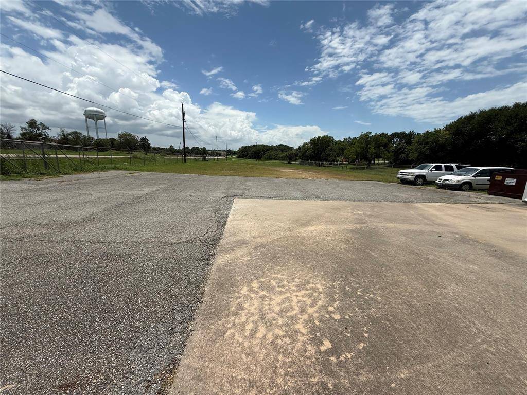 825 N State Highway 121, Bonham, TX 75418