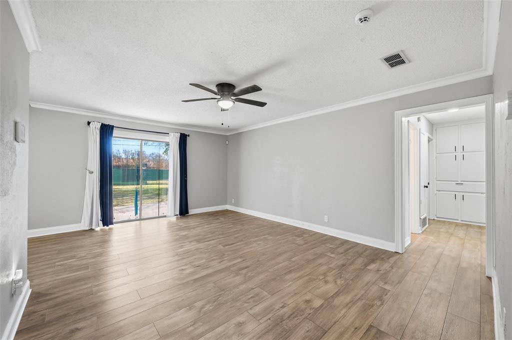 6524 Bernadine Drive, Watauga, TX 76148