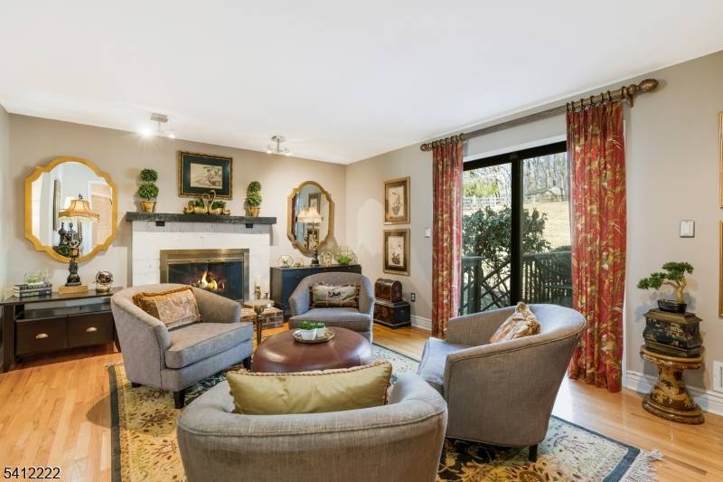 102 Hoffman Ln, Bethlehem Twp., NJ 08826