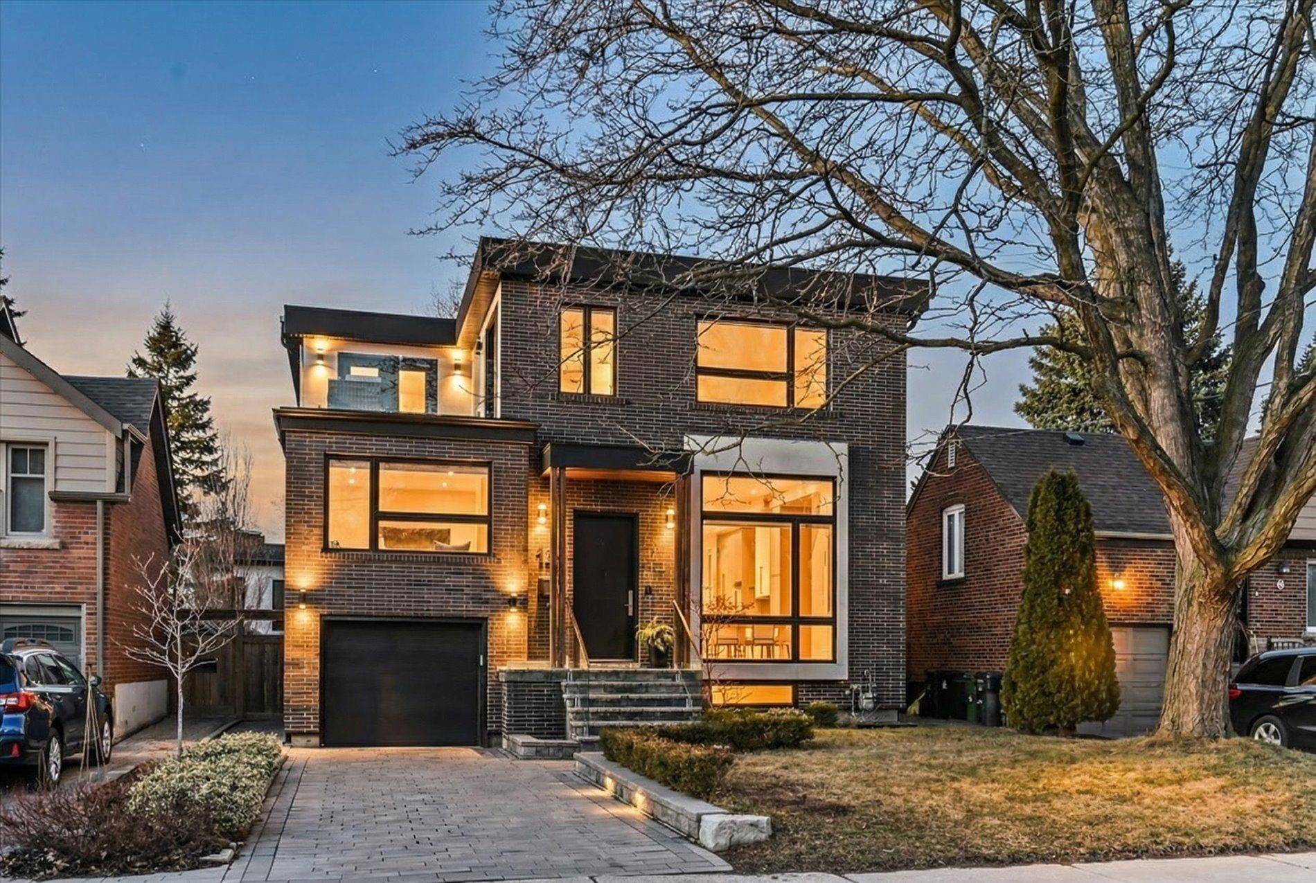 18 Ferris RD, Toronto E03, ON M4B 1G1