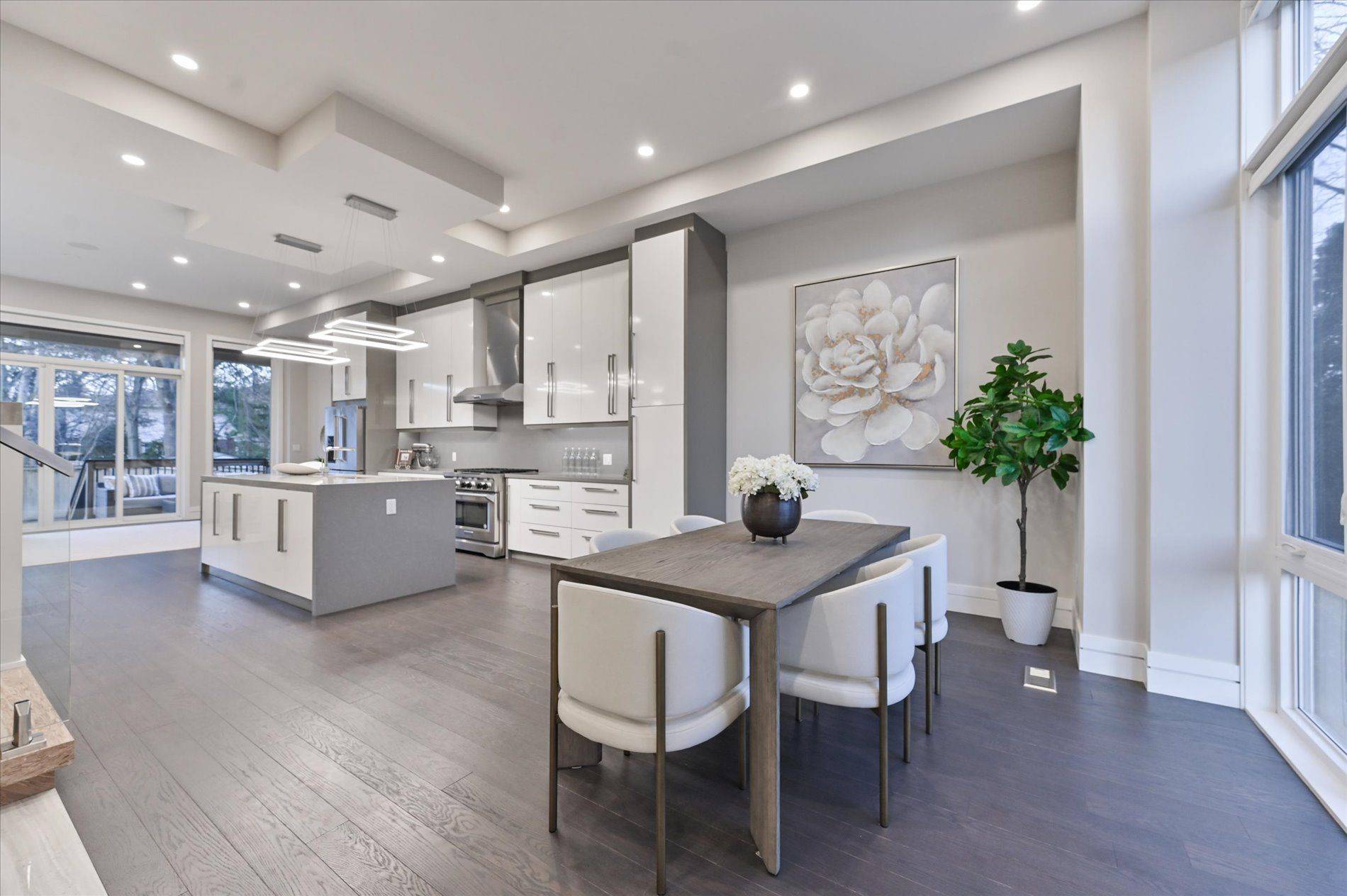 18 Ferris RD, Toronto E03, ON M4B 1G1