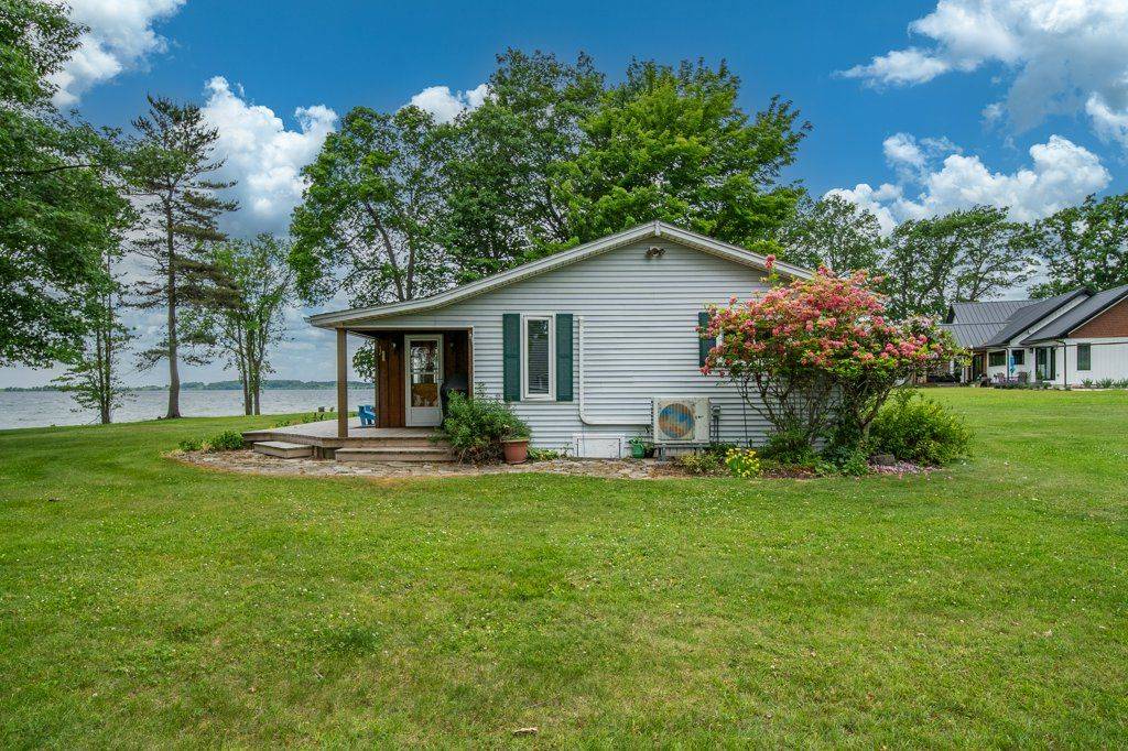 27 Berry LN, Frontenac Islands, ON K0H 2Y0