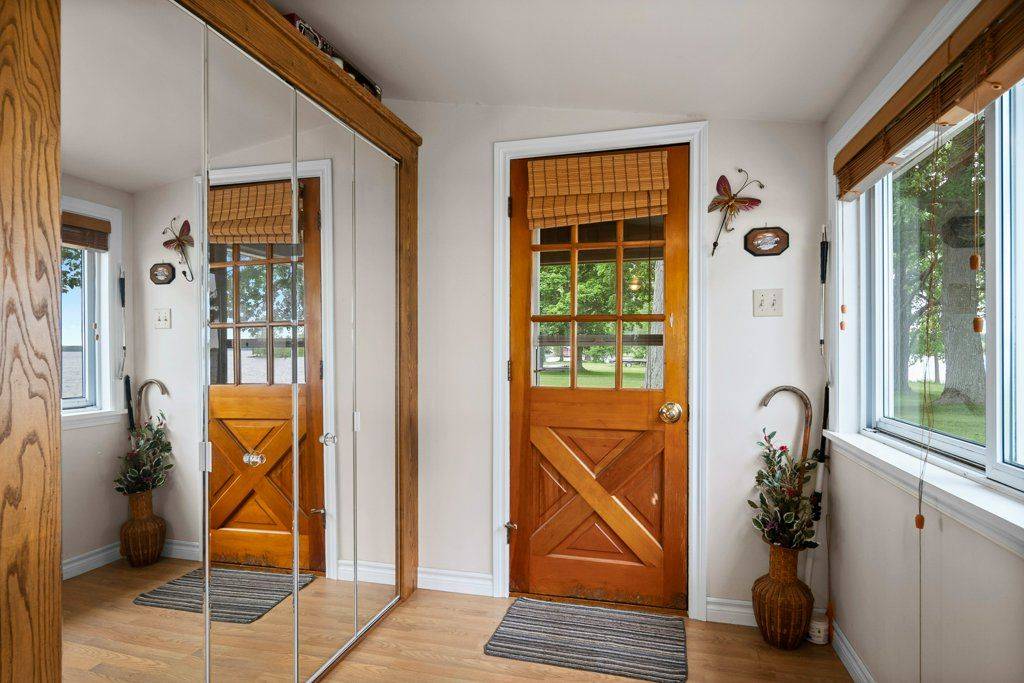 27 Berry LN, Frontenac Islands, ON K0H 2Y0