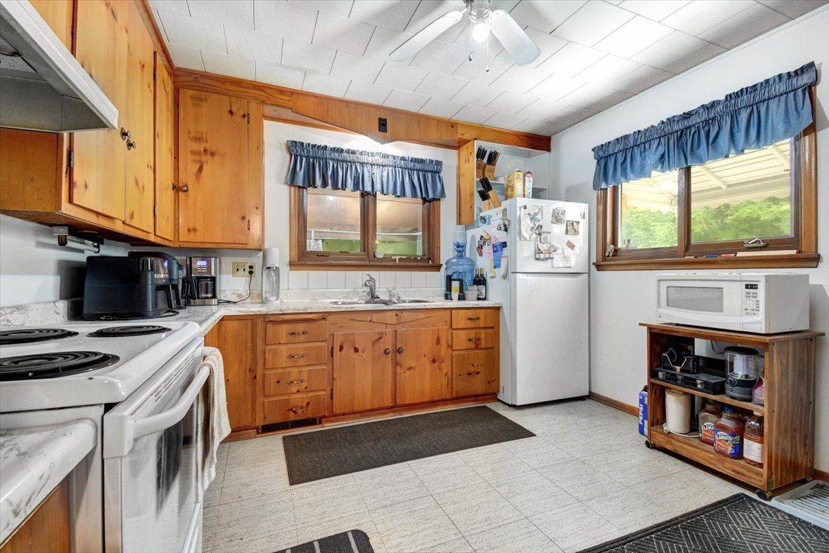 49 McFadden RD, North Kawartha, ON K0L 1A0