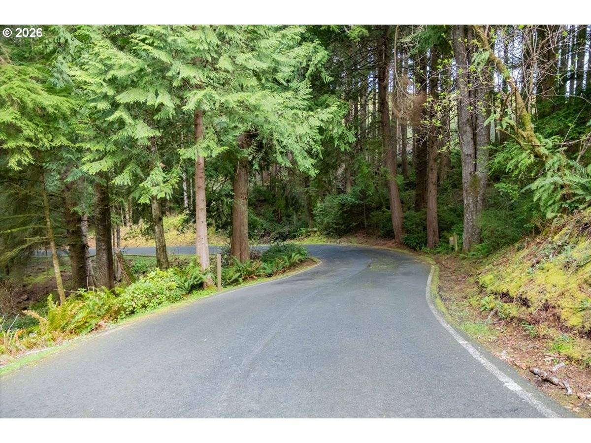 575 Fairway DR, Gleneden, OR 97388