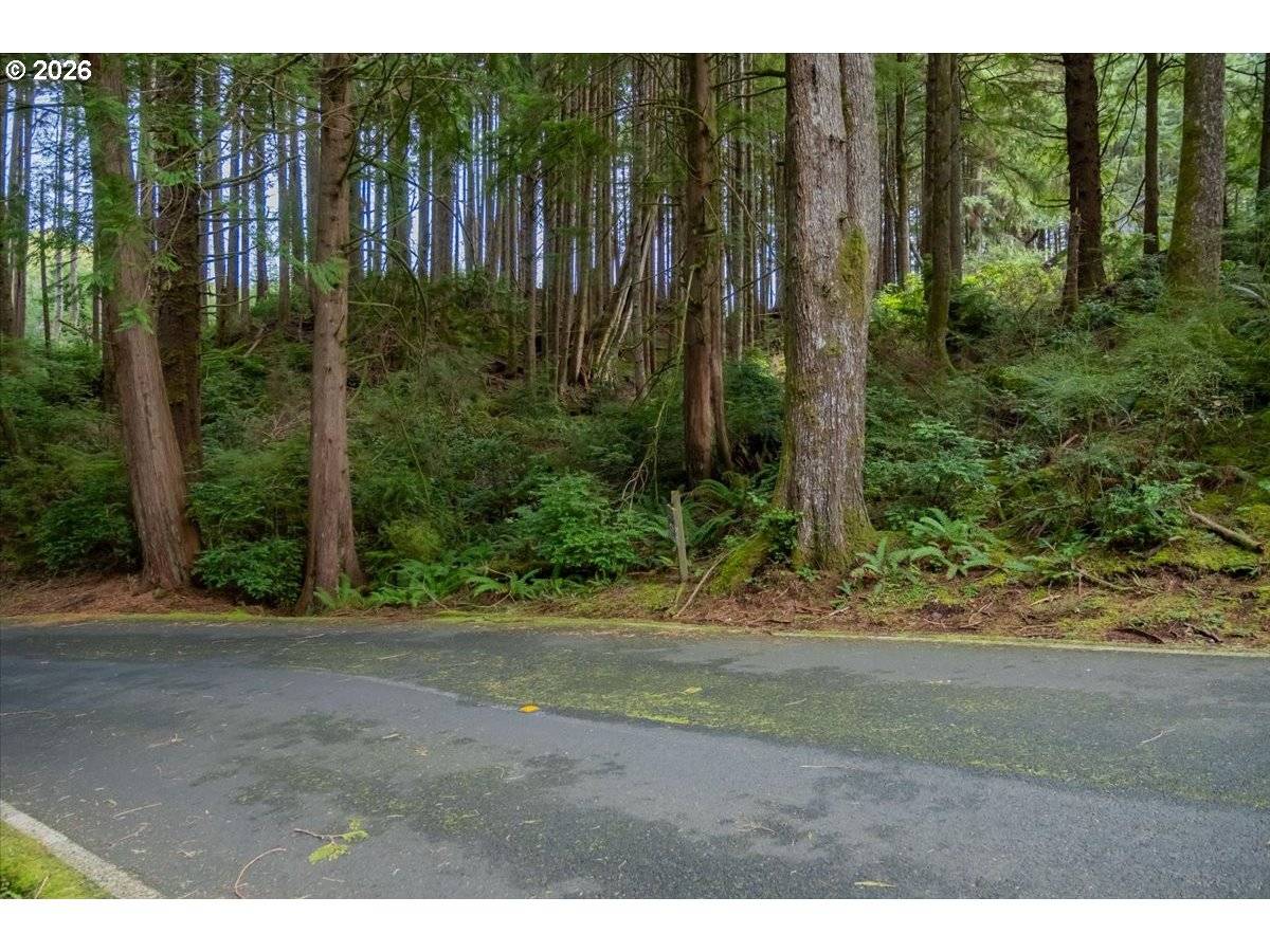 575 Fairway DR, Gleneden, OR 97388