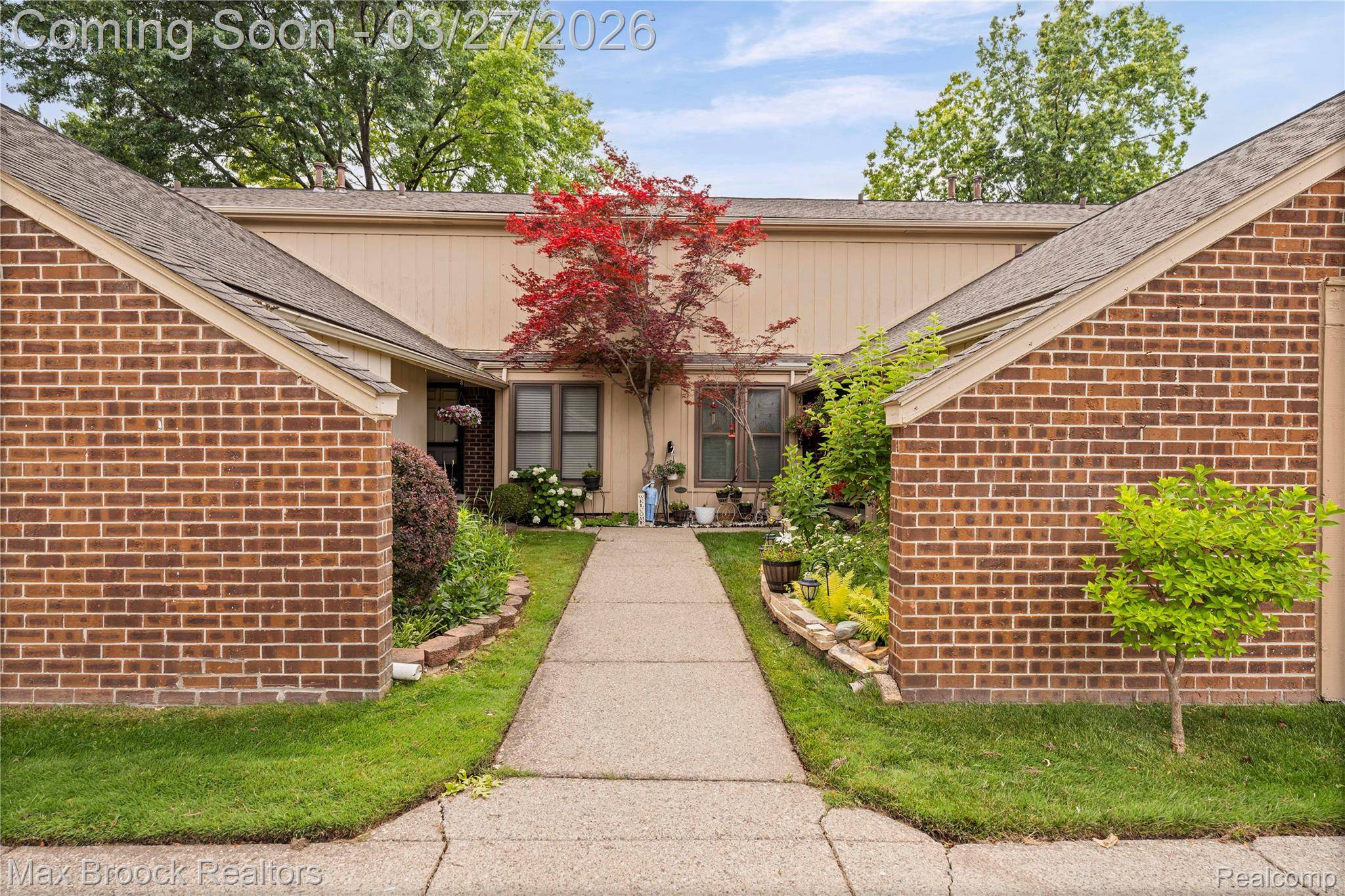 31723 Forest LN, Warren, MI 48093