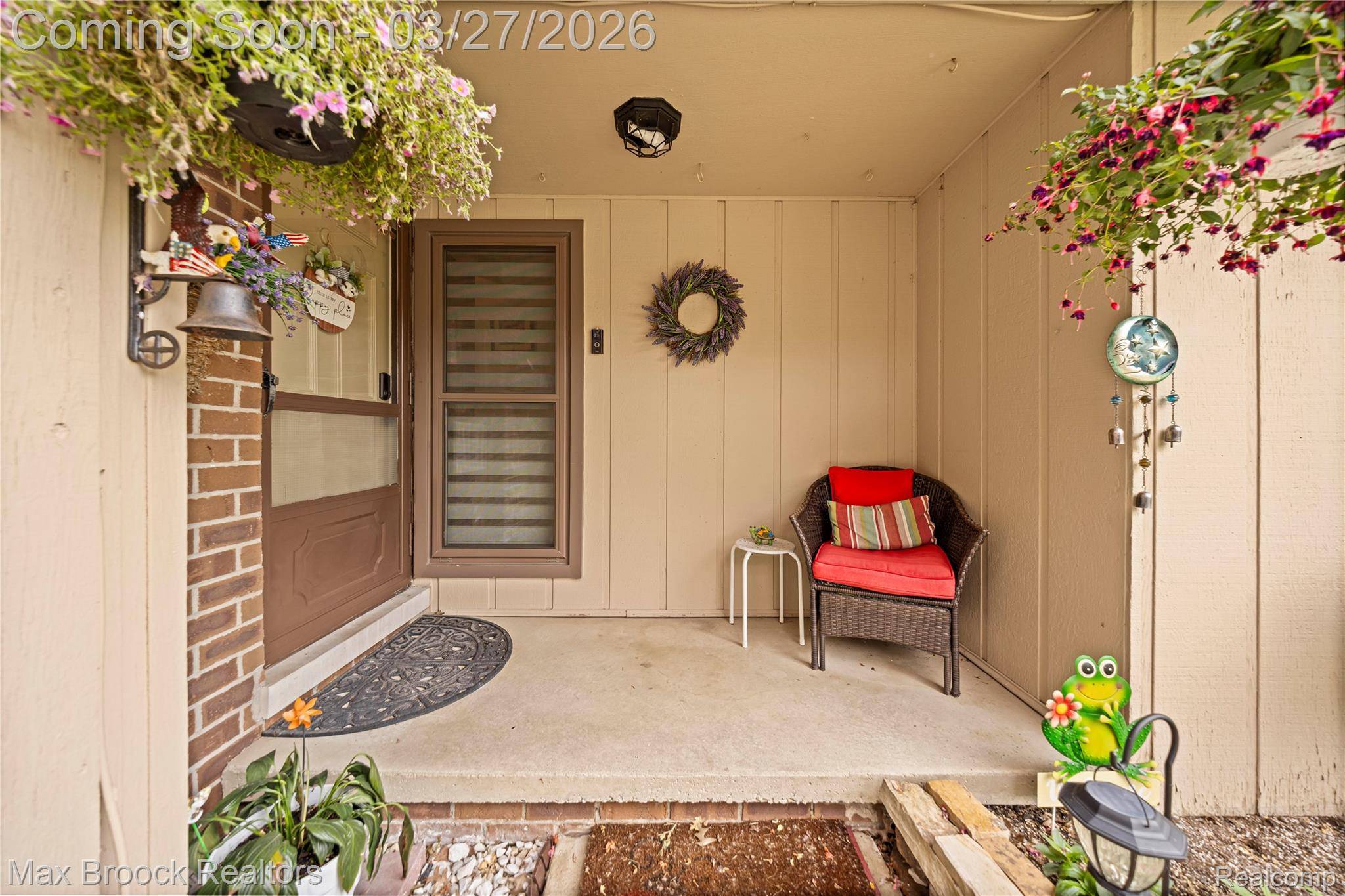 31723 Forest LN, Warren, MI 48093