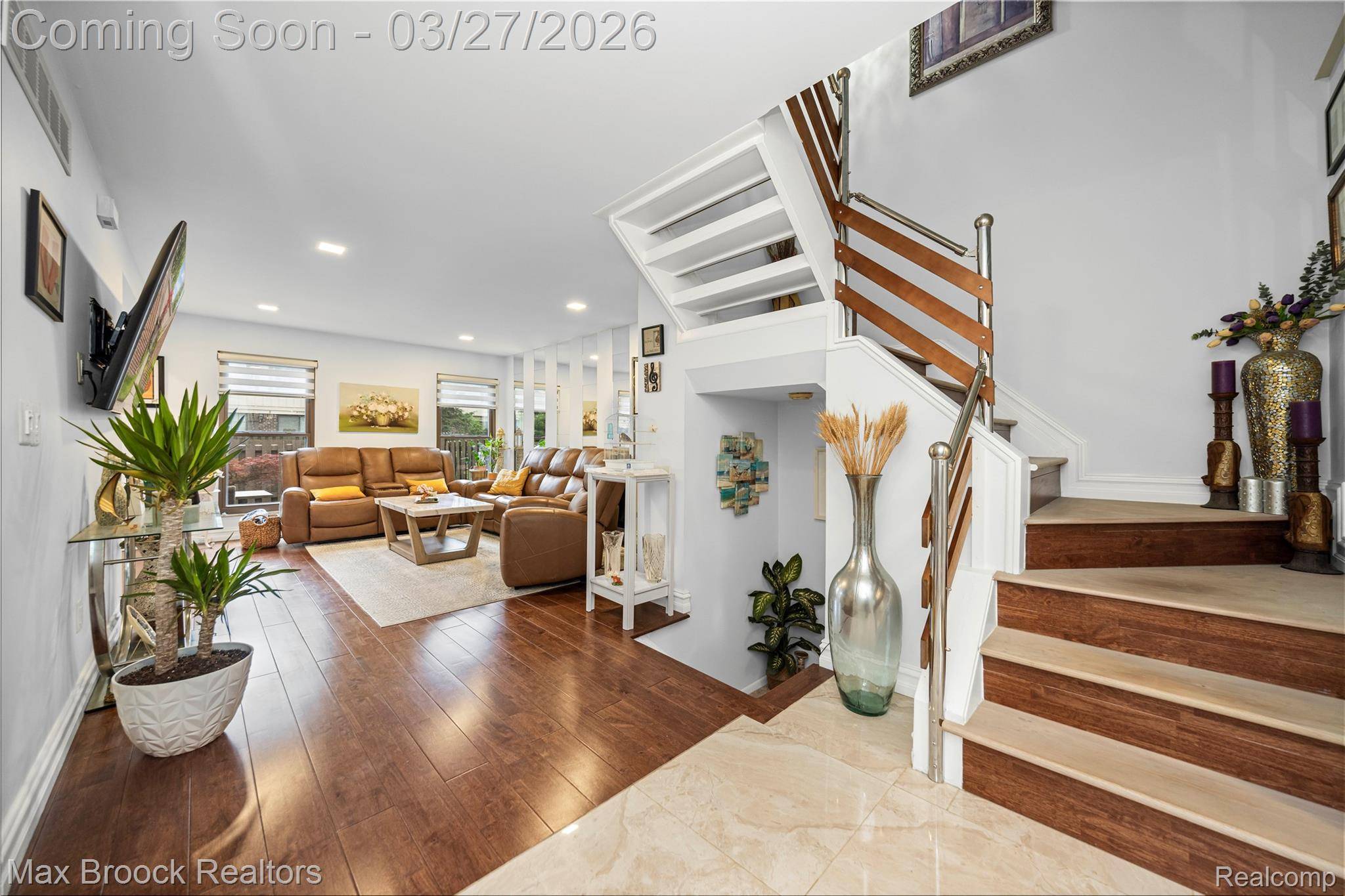 31723 Forest LN, Warren, MI 48093