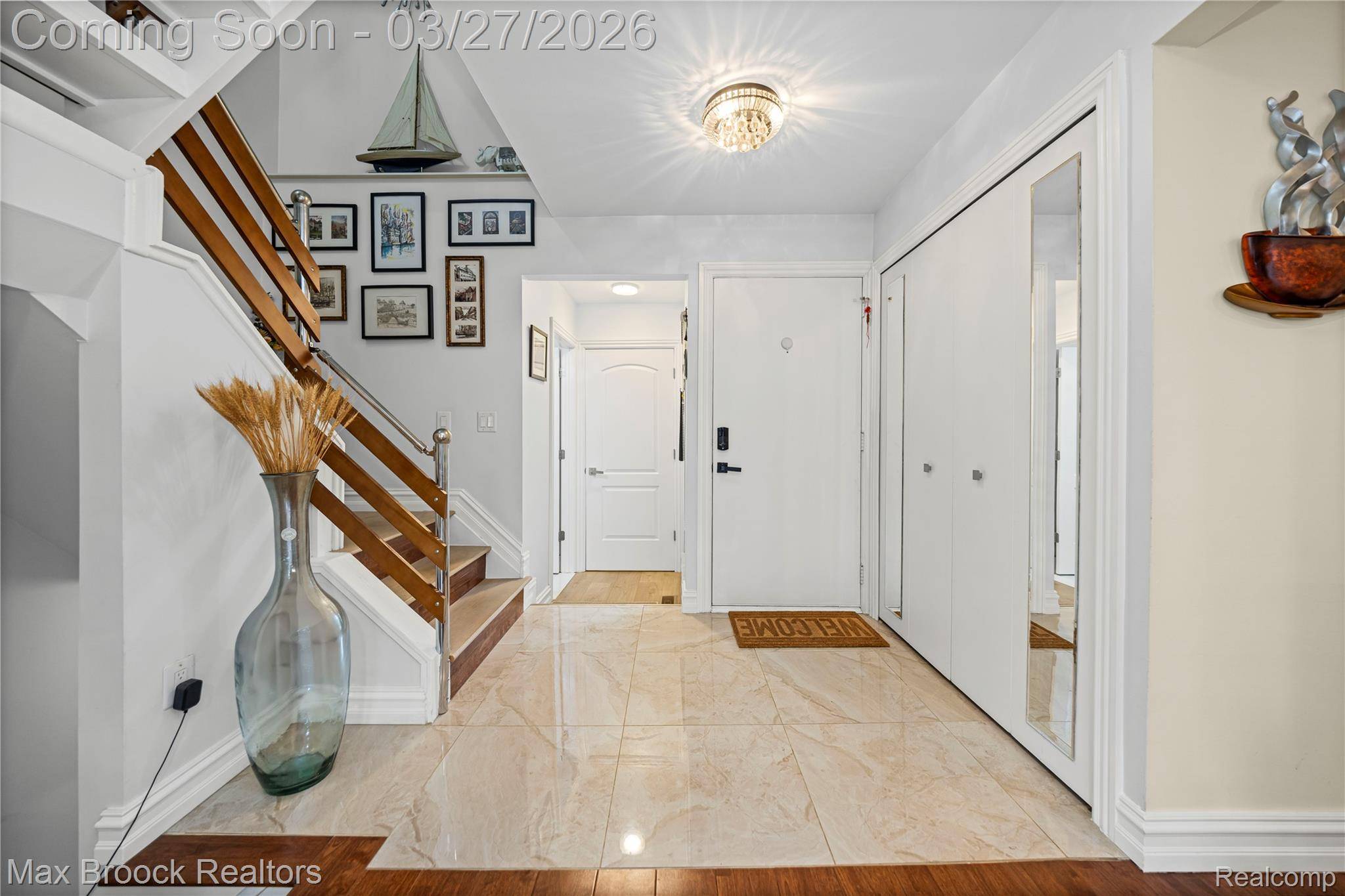 31723 Forest LN, Warren, MI 48093