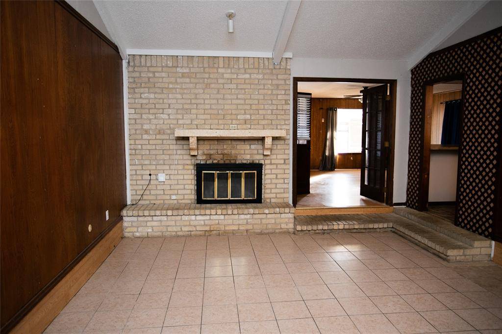 1716 Briar Meadow Drive, Arlington, TX 76014