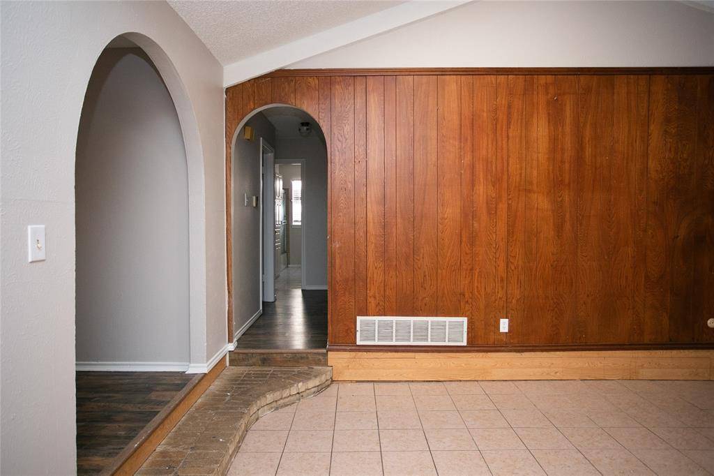 1716 Briar Meadow Drive, Arlington, TX 76014