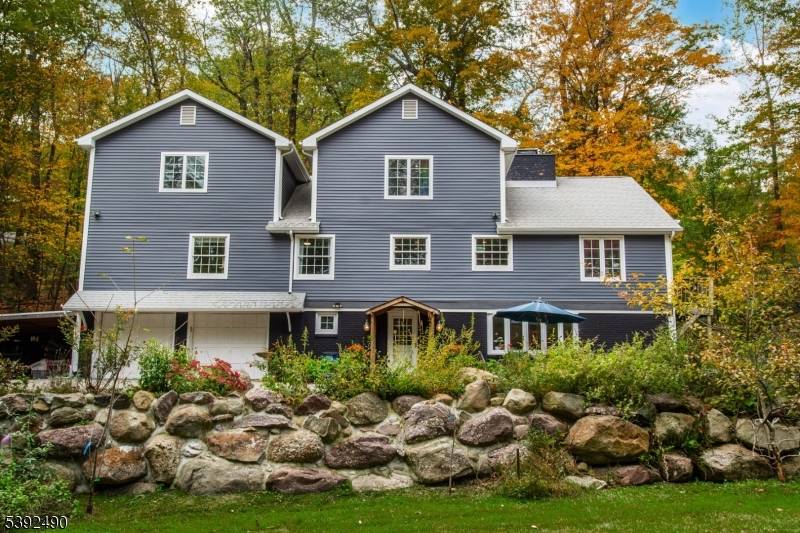 2 Briarcliff Ter, Kinnelon Boro, NJ 07405