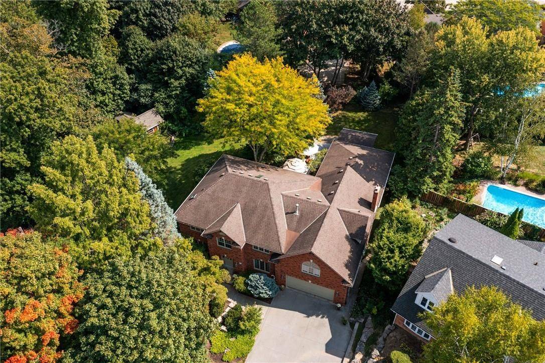 373 Brookview CT, Hamilton, ON L9G 4E6