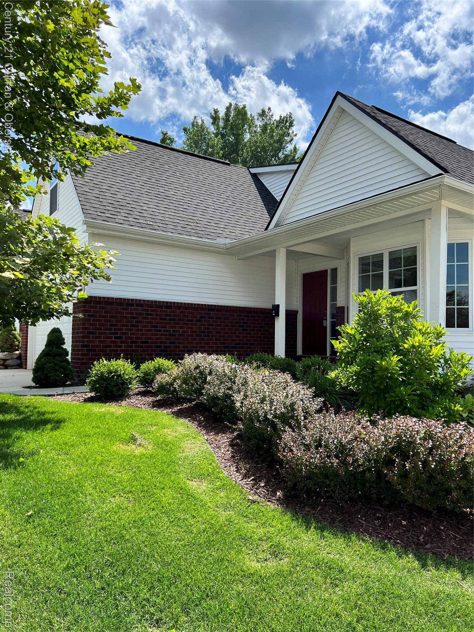 828 Nelsons Ridge DR #20, Howell, MI 48843