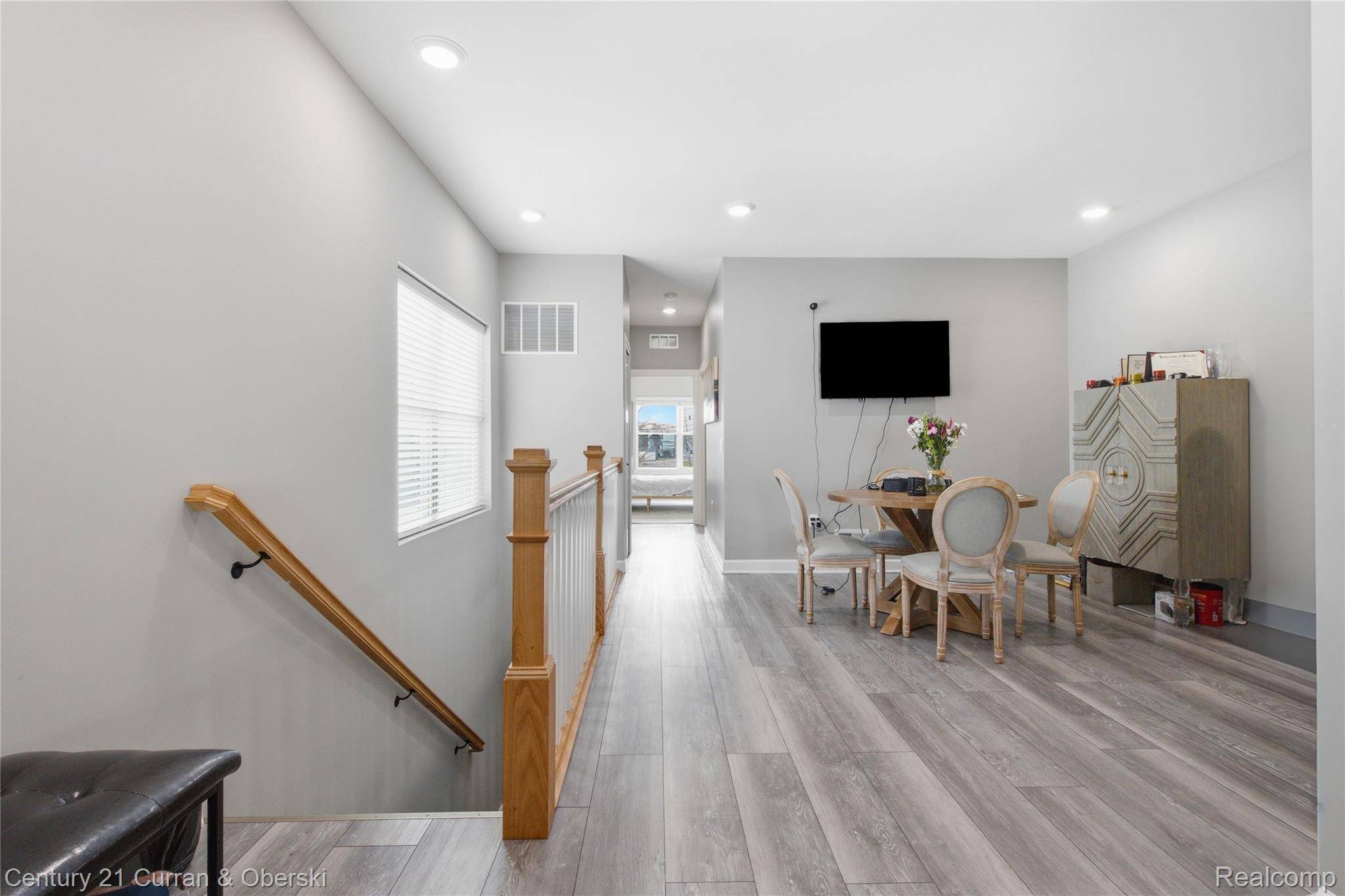 1241 E Woodward Heights BLVD #5, Hazel Park, MI 48030