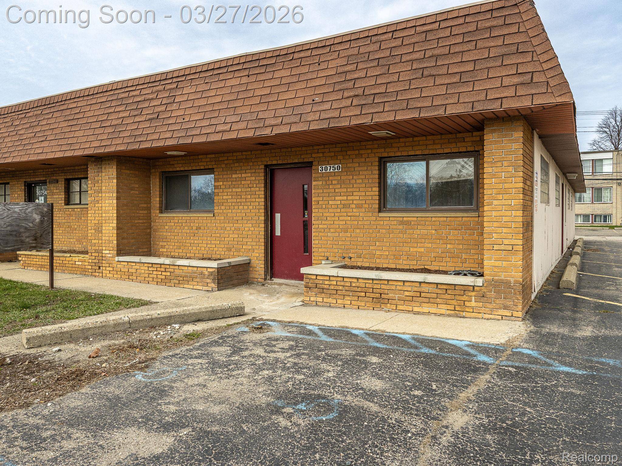 30750 Ford RD, Garden City, MI 48135